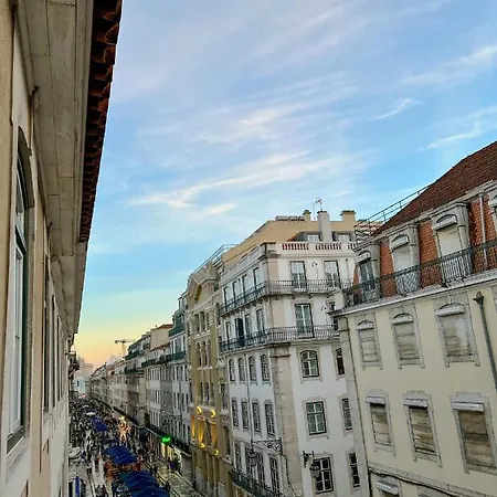 Pensionat Cozy With Shared Bathroom On Rua Augusta